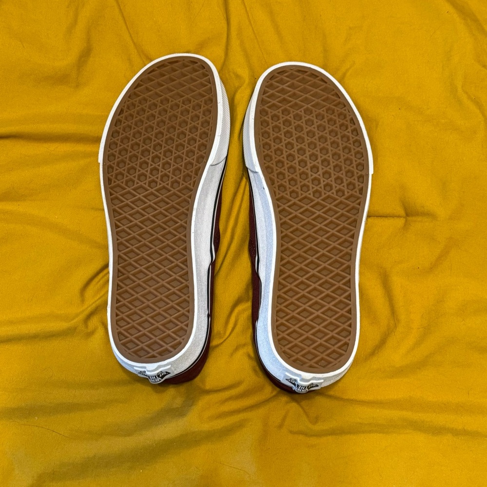 Vans - Picture 3 of 5
